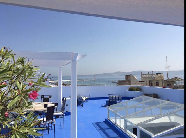 Tanger *Riad el pacha* Riad avec vu sur la mer Bagian luar foto